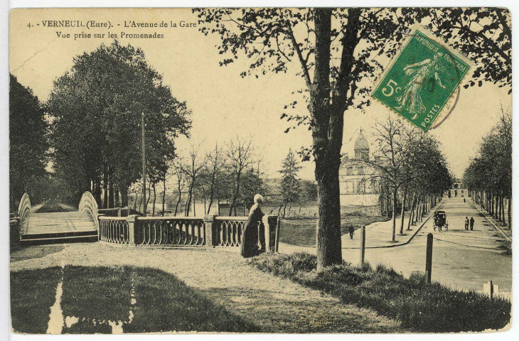 Verneuil-sur-Avre. L'Avenue de la Gare - Vue prise sur les Promenades.