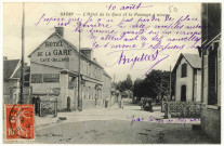 Gasny. L'Hôtel de la Gare et le Passage à niveau.