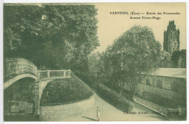 Verneuil-sur-Avre. Entrée des Promenades - Avenue Victor Hugo.