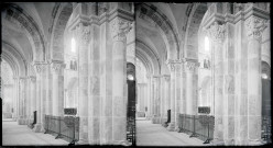 Piliers et chapiteaux sculptés de l'église de la Madeleine de Vézelay (Yonne).