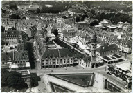 Evreux-Ville. Le Beffroi et la Place de L'Hôtel de Ville.
