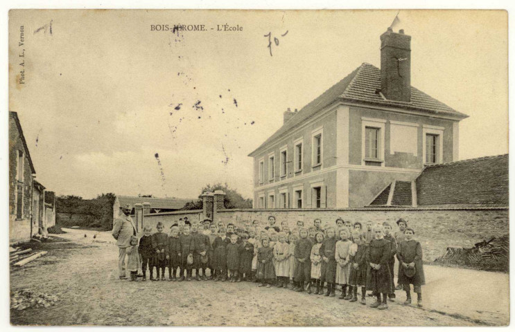 Bois-Jérôme-Saint-Ouen. L'Ecole.