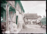 Ferme manoir de la route du Nord à Elbeuf (Seine-Maritime) vers Pont-de-L'Arche (Eure).