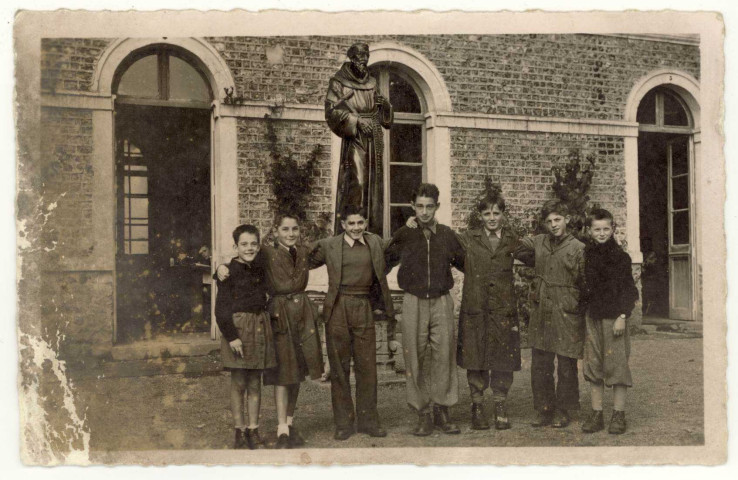 Bernay. Petit séminaire des Missions Bernay -Une équipe.