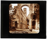 Église abbatiale Notre-Dame de l'abbaye Saint-Pierre de Jumièges (Seine-Maritime), nef et collatéraux côté ouest.