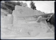 Monument élevé aux héros de l'équipage de l'hydravion « le Latham 47 » à Caudebec-en-Caux (Seine-Maritime).