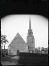 Vue d'ensemble de l'église et du cimetière de La Lande-sur-Eure (Eure).