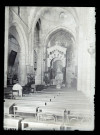 Intérieur d'un édifice religieux chrétien.