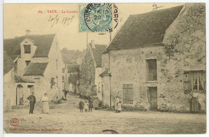 Vaux-sur-Eure. Le Carrefour.