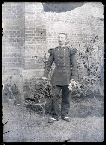 Portrait de l'abbé Gabriel Bretocq en tenue militaire.