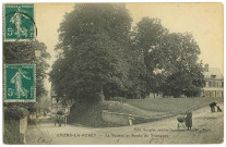 Lyons-la-Forêt. Le Square et Route du Tronquay.