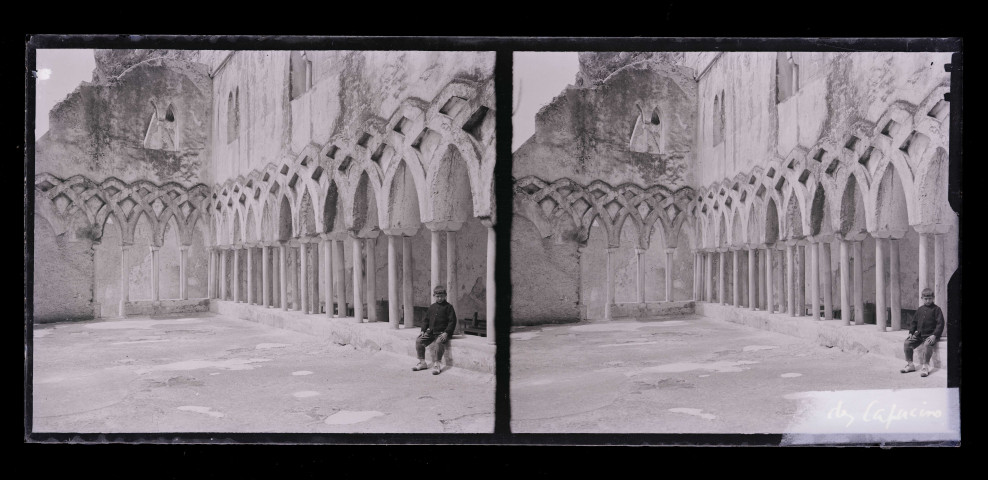 Ruines et vestiges d'un ancien couvent de capucins.
