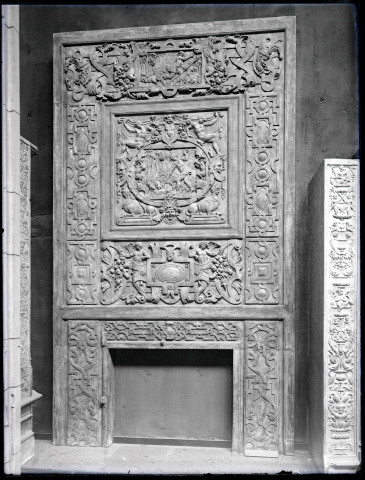 Moulage de panneau de porte de l'église Saint-Maclou de Rouen (Seine-Maritime).