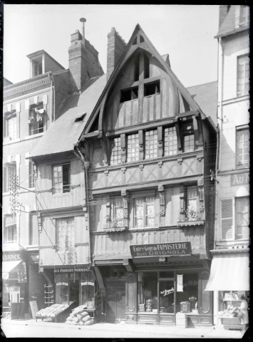 Maison à pans de bois de Lisieux (Calvados).