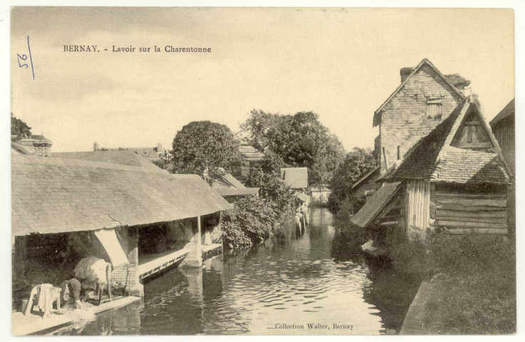 Bernay. Lavoir sur la Charentonne.