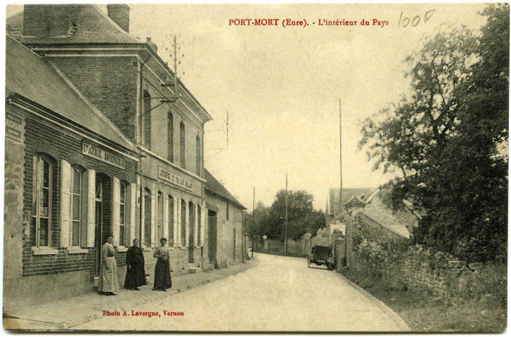 Port-Mort. L'Intérieur du Pays.