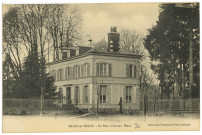 Glos-sur-Risle. Le Petit Château Blanc.