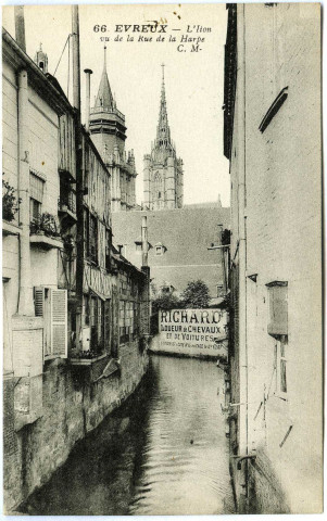 Evreux-Ville. L'Iton vu de la Rue de la Harpe.