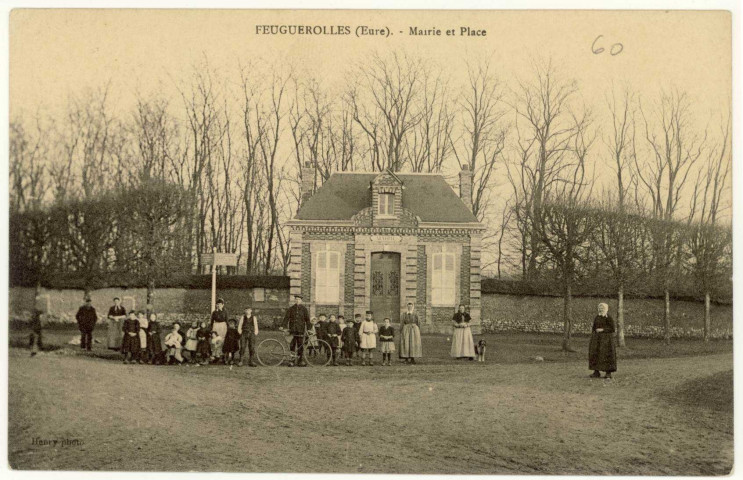 Feuguerolles. Mairie et Place.