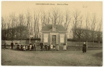 Feuguerolles. Mairie et Place.