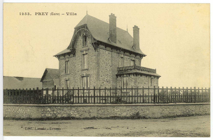 Prey. Villa.