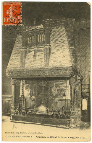 Andelys (Les). Le Grand Andely. - Cheminée à l'Hôtel du Grand Cerf (XVIe siècle).