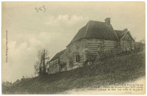 Manoir (Le). Environs de Pont-de-l'Arche. - Le Manoir. - Maison des Hautes-Loges (XIVe siècle) Gracieux mélange de silex noir taillé et de pierre.