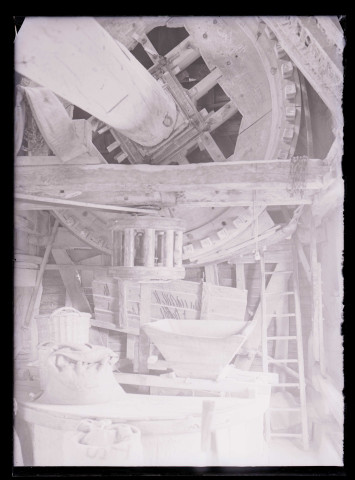 Mécanisme intérieur du moulin à vent de Coquelle (Pas-de-Calais).