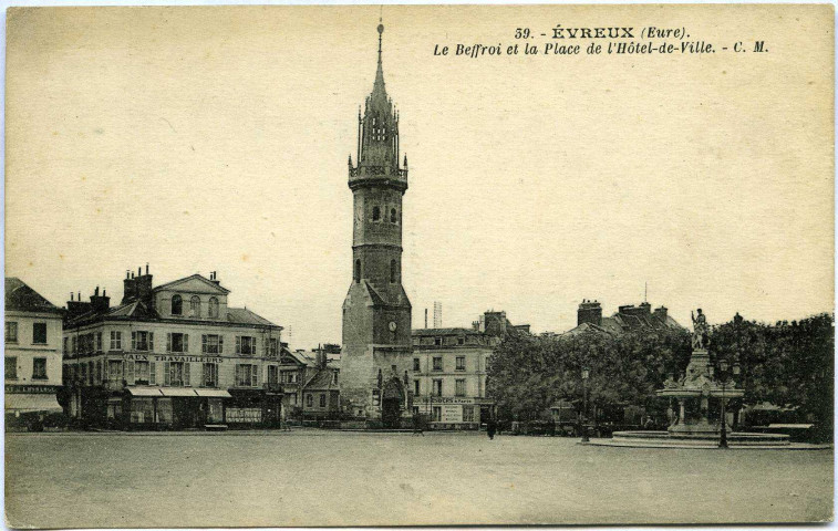 Evreux-Ville. Le Beffroi et la Place de L'Hôtel de Ville.