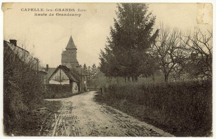 Capelle-les-Grands. Route de Grandcamp.