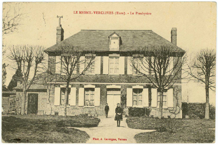 Mesnil-Verclives (Le). Le Presbytère.