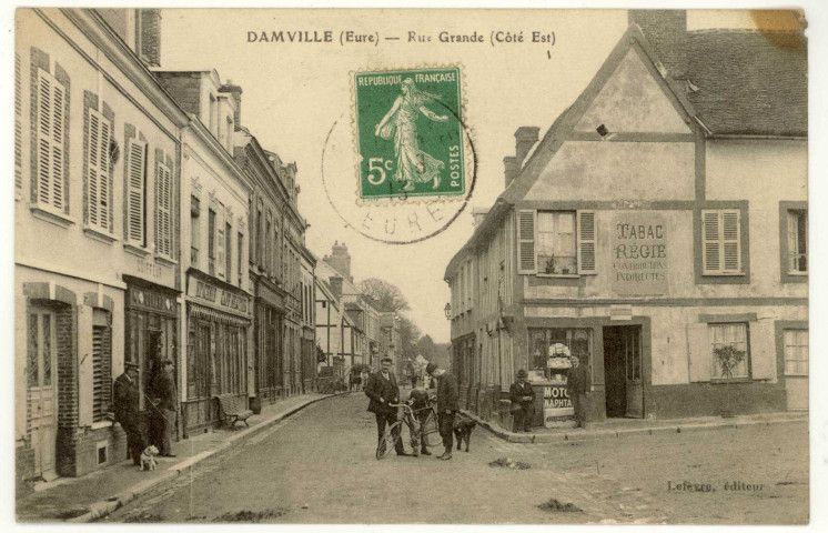 Damville. Rue Grande (Côté Est).