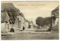 Conteville. La Place-Le Centre du Bourg.