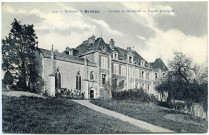 Menneval. Environs de Bernay. - Château de Menneval - Façade principale.