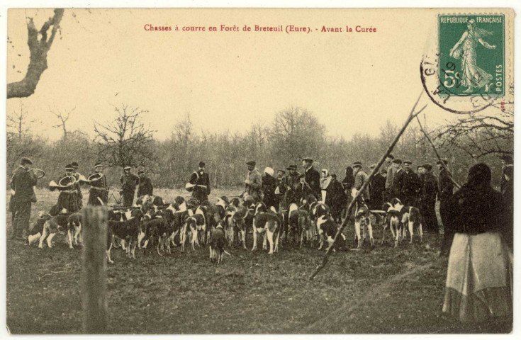 Breteuil-sur-Iton. Chasses à courre en Forêt de Breteuil- Avant la Curée.