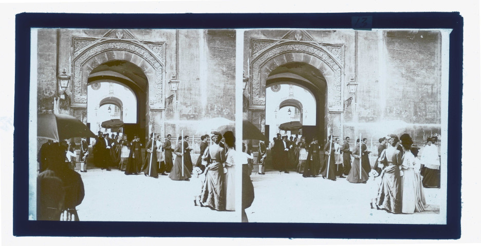 Procession dans une ville italienne.