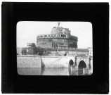 Pont et château Saint-Ange à Rome (Italie).