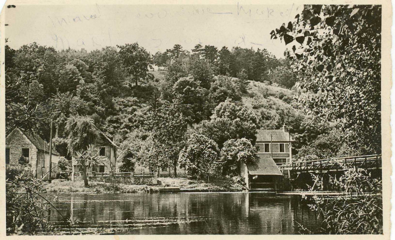 Merey. Environs de Breuilpont : Les moulins de Mérey.