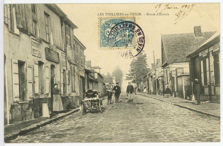 Thilliers-en-Vexin (Les). Route d'Ecouis.