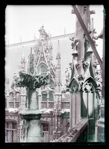 Détail de la façade du Palais de justice de Rouen (Seine-Maritime).