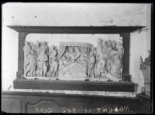 Haut-relief représentant la mort de la Vierge de l'église de Nojeon-le-Sec (Eure).