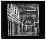 Basilique Saint-Paul-hors-les-Murs à Rome (Italie), intérieur.