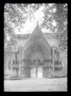 Porte du jardin de l'église abbatiale de Moutier d'Ahun (Creuse).