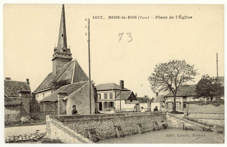 Bois-le-Roi. Place de l'Eglise.