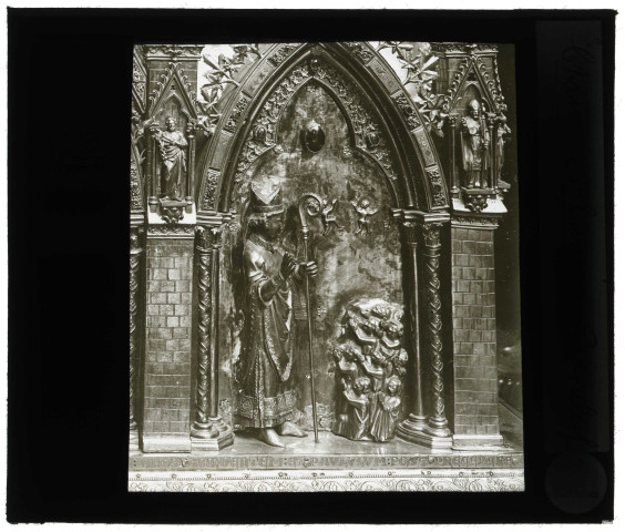 Église Saint-Taurin d'Évreux (Eure), détail de la châsse, bas-relief.
