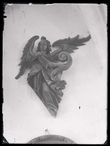 Église de Faverolles-la-Campagne (Eure), statue d'angelot, par Michel Lourdel