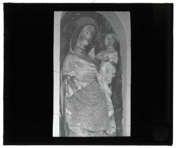 Église de Fouqueville (Eure), statue de Vierge à l'enfant.