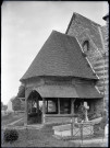 Porche en bois de l'église de Beauficel-en-Lyons (Eure).