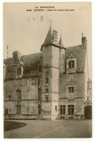 Evreux-Ville. Détail du Palais Episcopal.