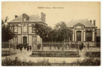 Boisney. Ecole et Mairie.